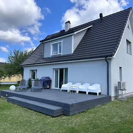 Ipu Puhkemaja - Riverside Holiday home